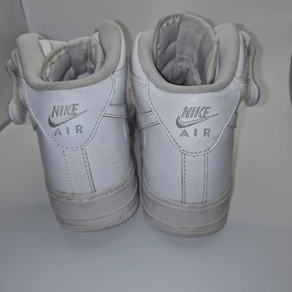Nike Air Force 1 Mid White‎ Youth Size 7Y Triple White Strap Sneakers 314195-113